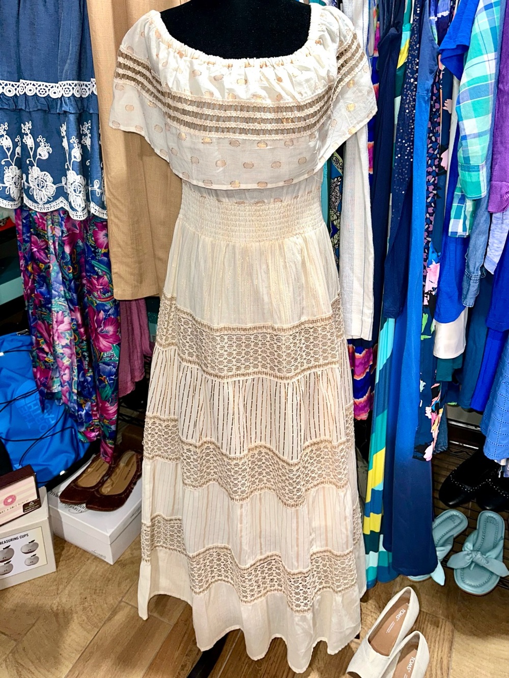 On / Off-Shoulder Cream / Ivory / Gold Maxi Dress with Crochet Panels/ Tiers, M